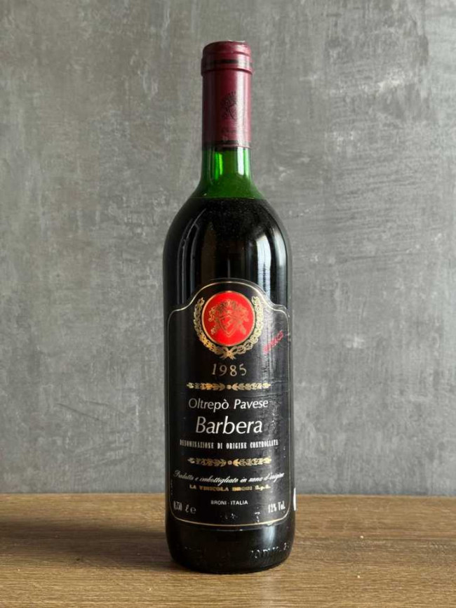 Вино Oltrepò Pavese Barbera 1985 года. Вино Oltrepò Pavese Barbera 1985 года.