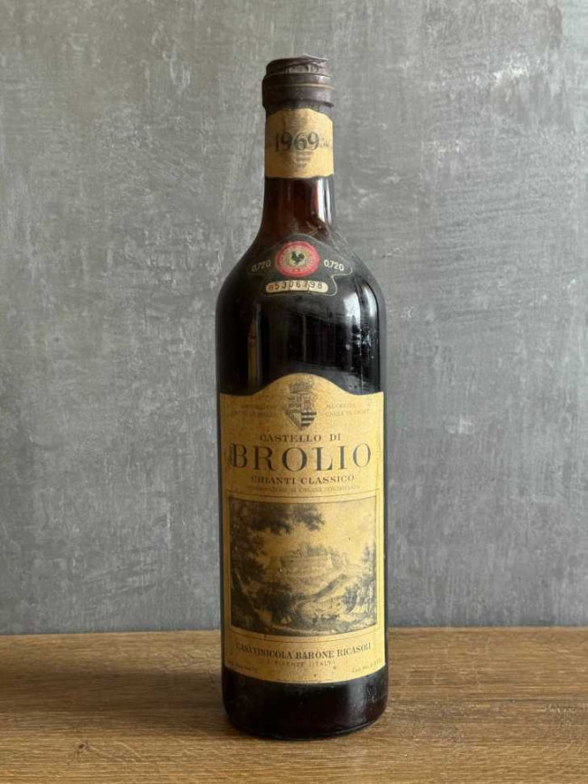 Вино Castelo di Brolio Chianti Classico 1969 года.