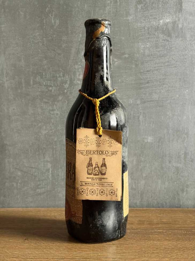 Вино L.Bertolo-Torino Gattinara 1964 года.