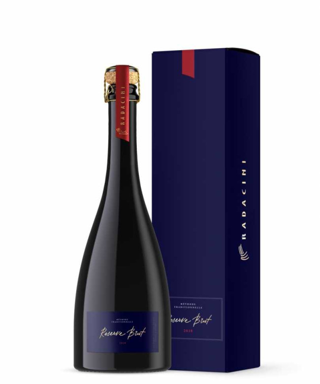 Шампанское «Radacini» 2021 Reserve Brut. 0,75 в коробке