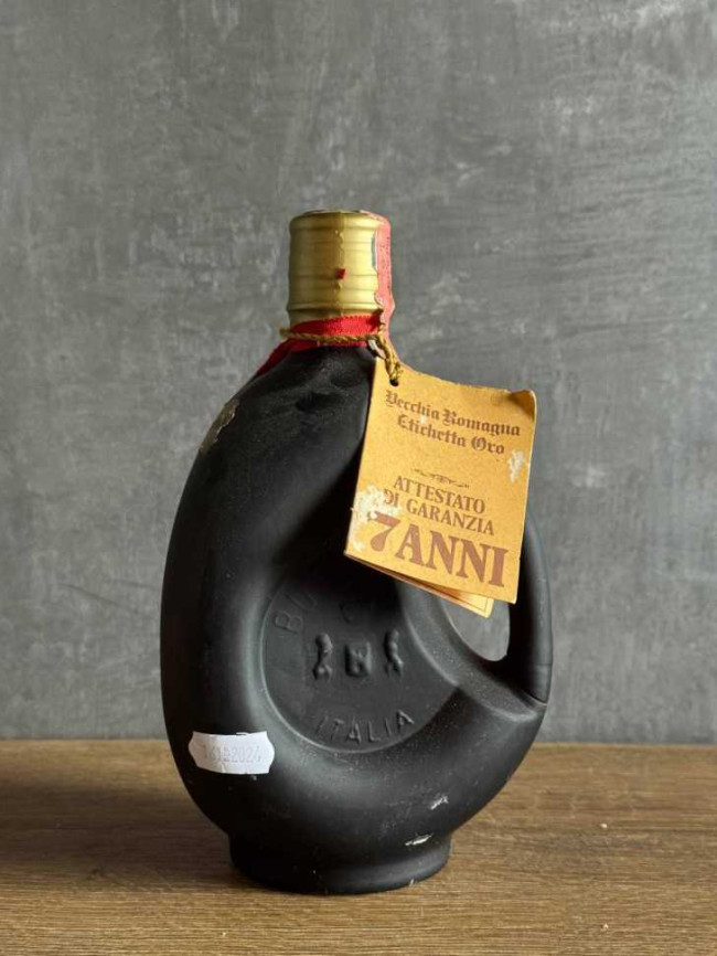 Vecchia Romagna Etichetta Oro Brandy 1981 года.