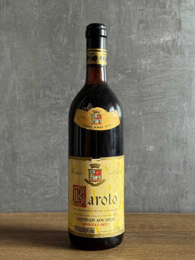 Вино Cantina Sociale Carelli Asti Barolo 1979 года.